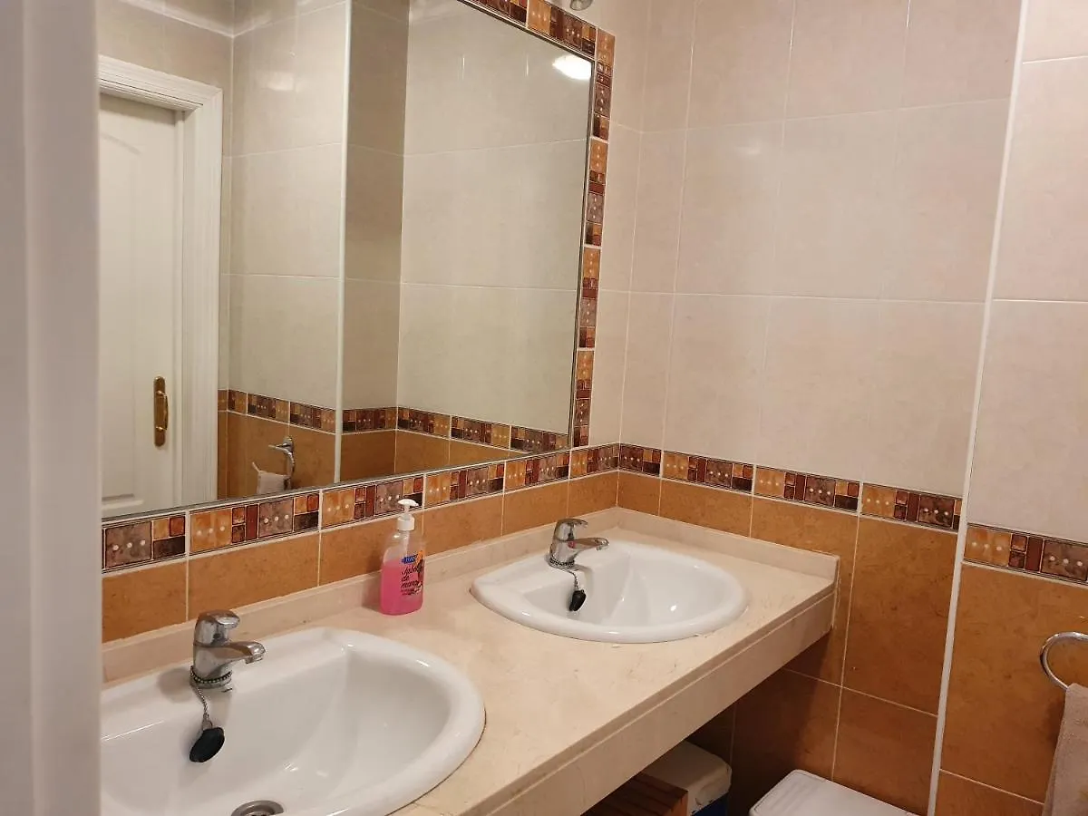 3 Bed Penthouse - Sleeps 8 - Pool - Sea View Lejlighed Manilva